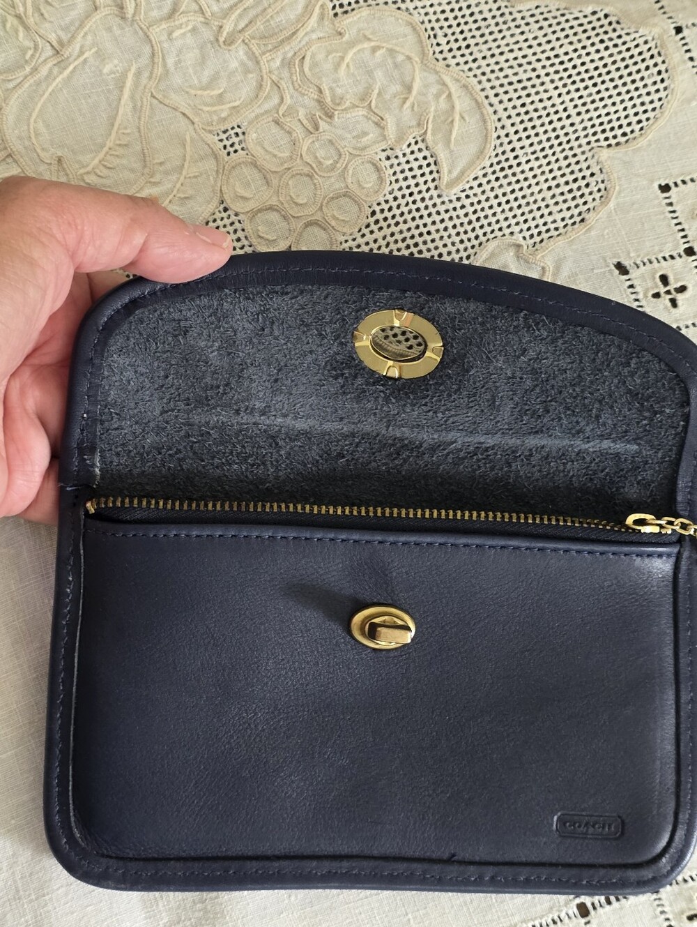 Vintage Coach Blue Leather Turnlock Wallet, EUC - Picture 12 of 12